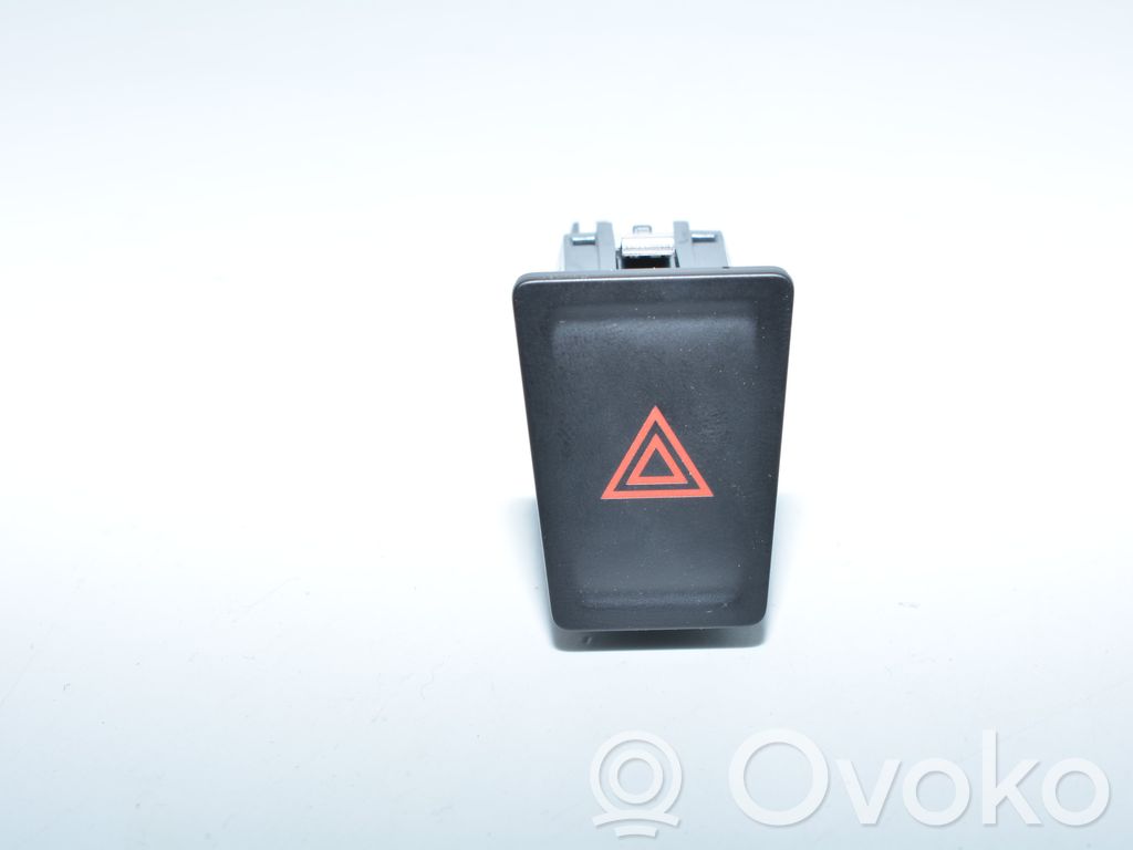 Hazard light switch   9389078
