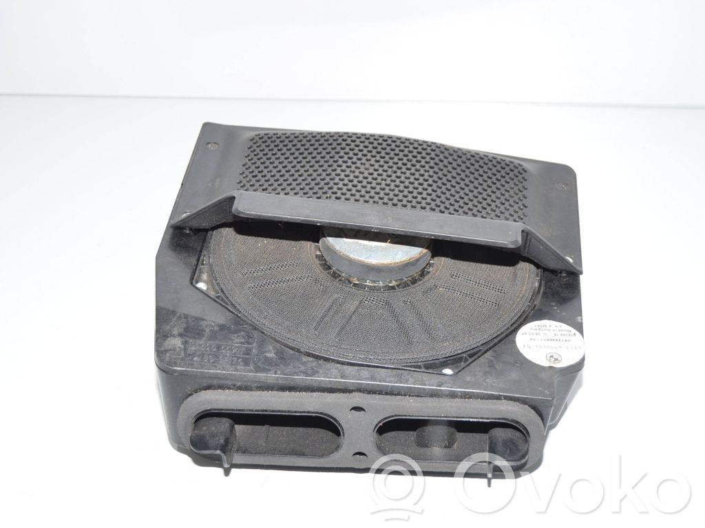 BMW X3 E83 Subwoofer 