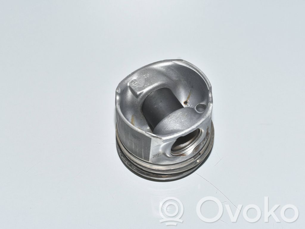BMW 7 F01 F02 F03 F04 Piston 