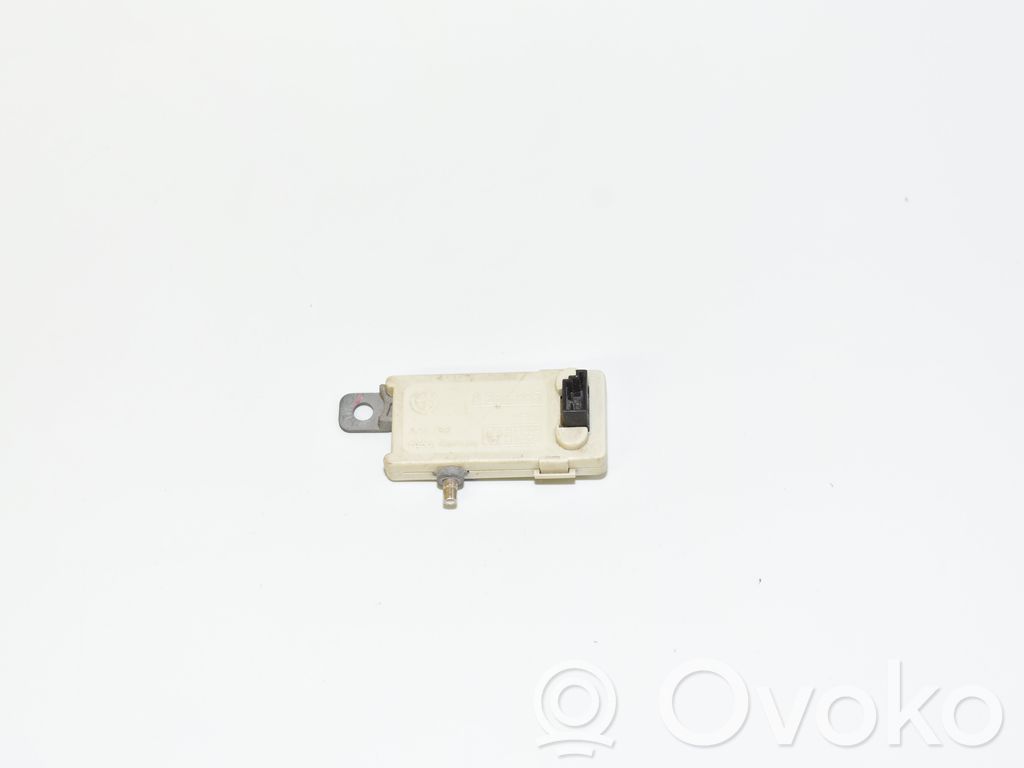 BMW 5 E39 Antenas pastiprinātājs 