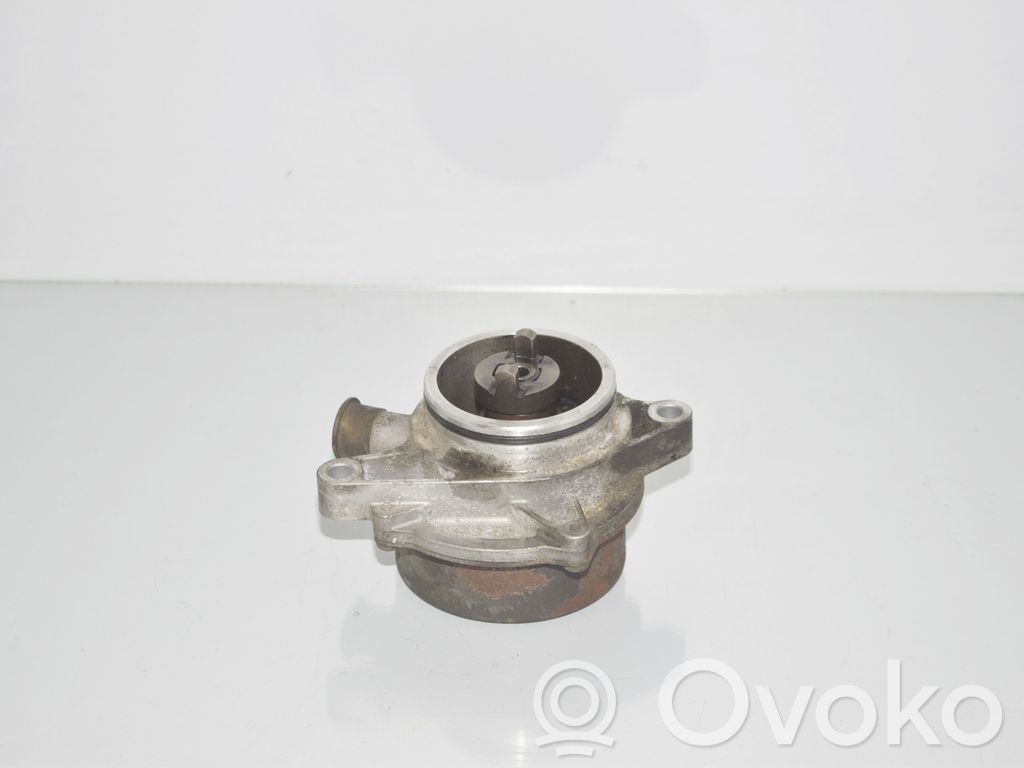 BMW 7 E38 Vacuum pump 