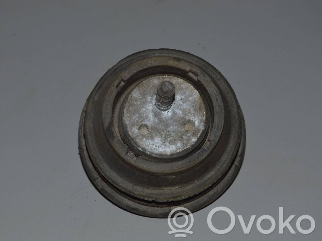 Engine mount bracket   22116754608