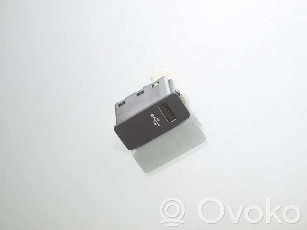 USB savienotājs   6820397,84106820397