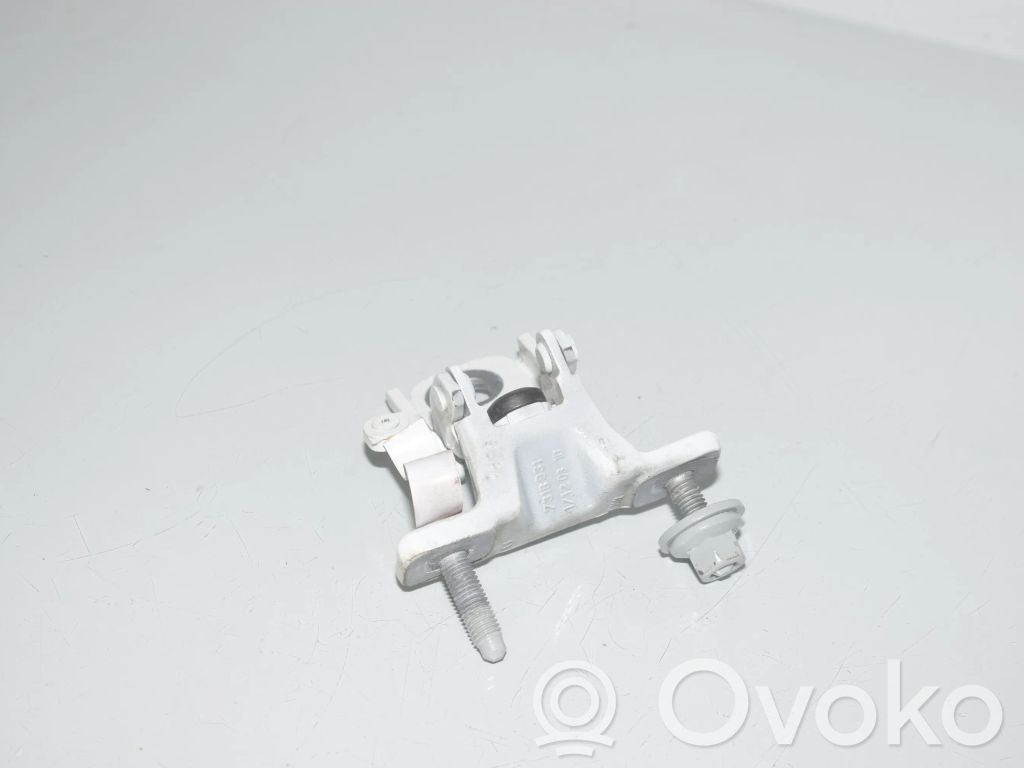 BMW 2 F46 Tailgate/trunk/boot hinge 