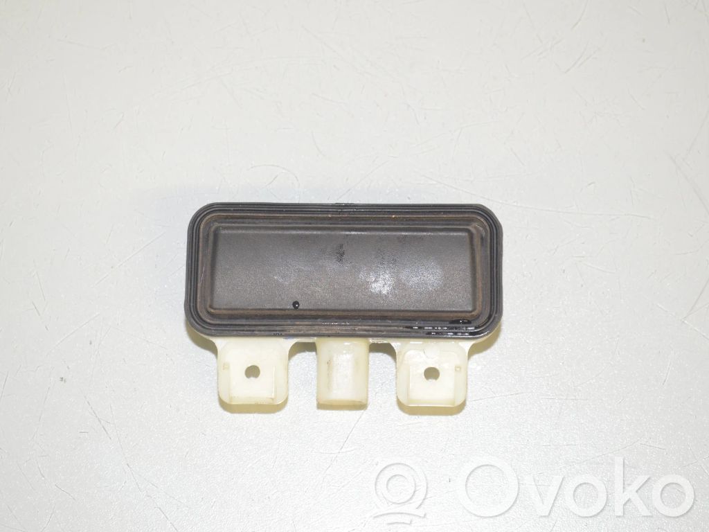 BMW i3 Interruptor para abrir la puerta trasera 