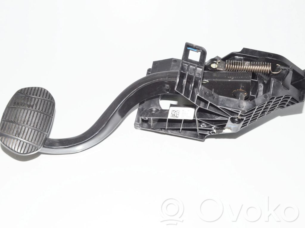 BMW 2 F46 Jarrupoljin 