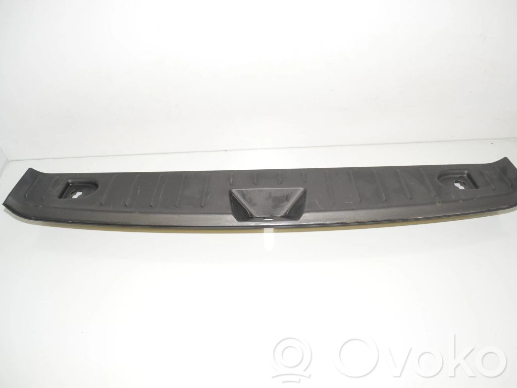 BMW i3 Tailgate/boot lid lock trim 