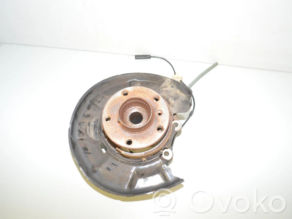 BMW 2 F22 F23 Priekinė stebulė 