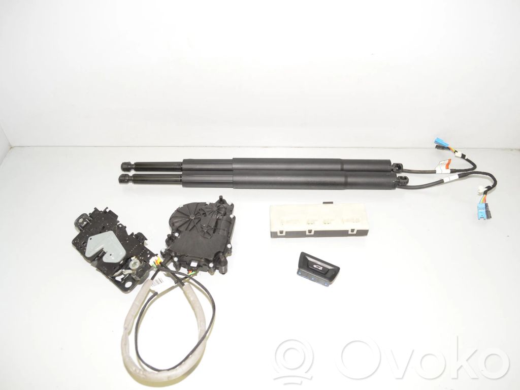 BMW 5 G30 G31 G38 Pompa / Siłownik klapy tylnej bagażnika / Komplet 
