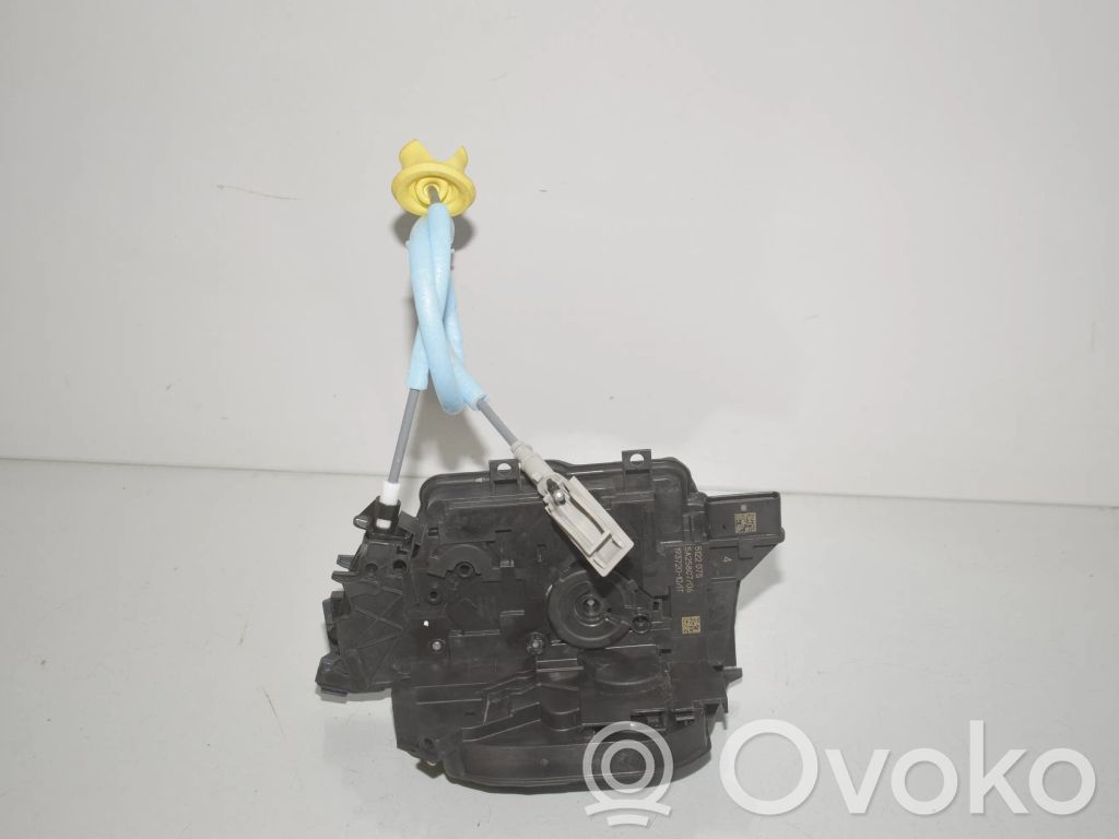 BMW iX Aizmugurē slēdzene 