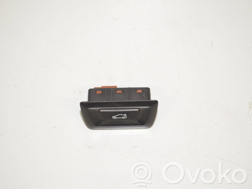 BMW iX Tailgate/boot open switch button 