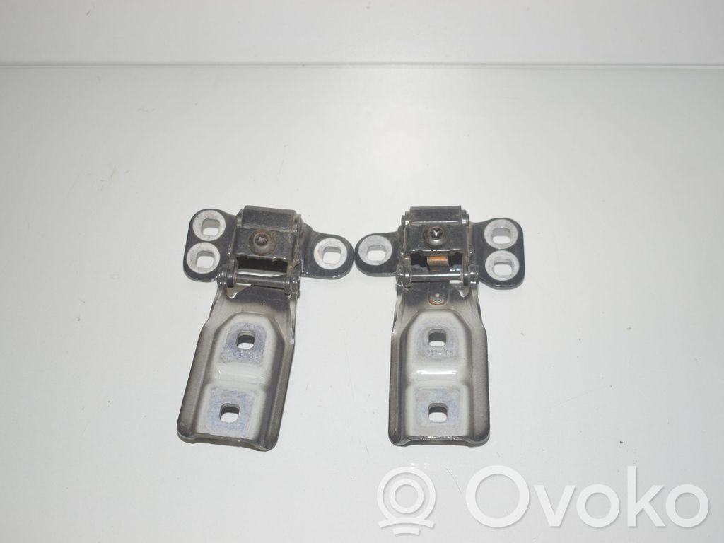 BMW 2 F45 Tailgate/trunk/boot hinge 