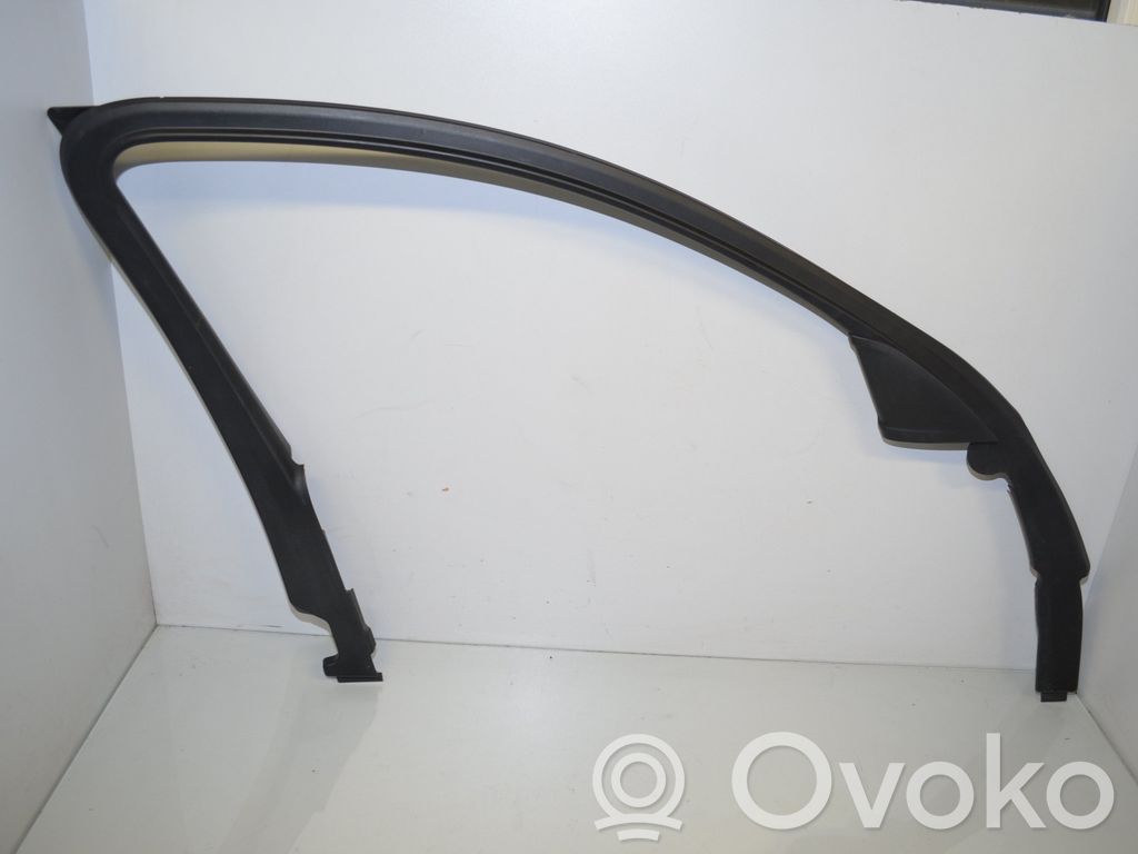 BMW 5 G30 G31 G38 Listwa / Uszczelka szyby drzwi przednich 
