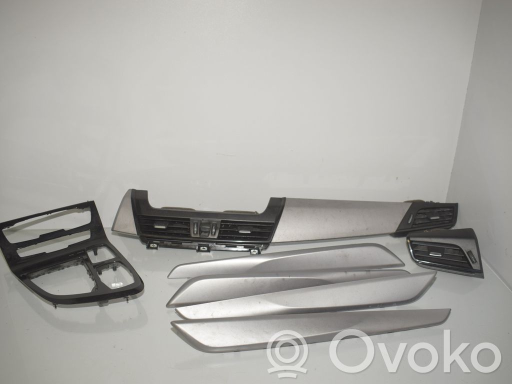 BMW 2 F45 Sisustuksen koristelusarja 