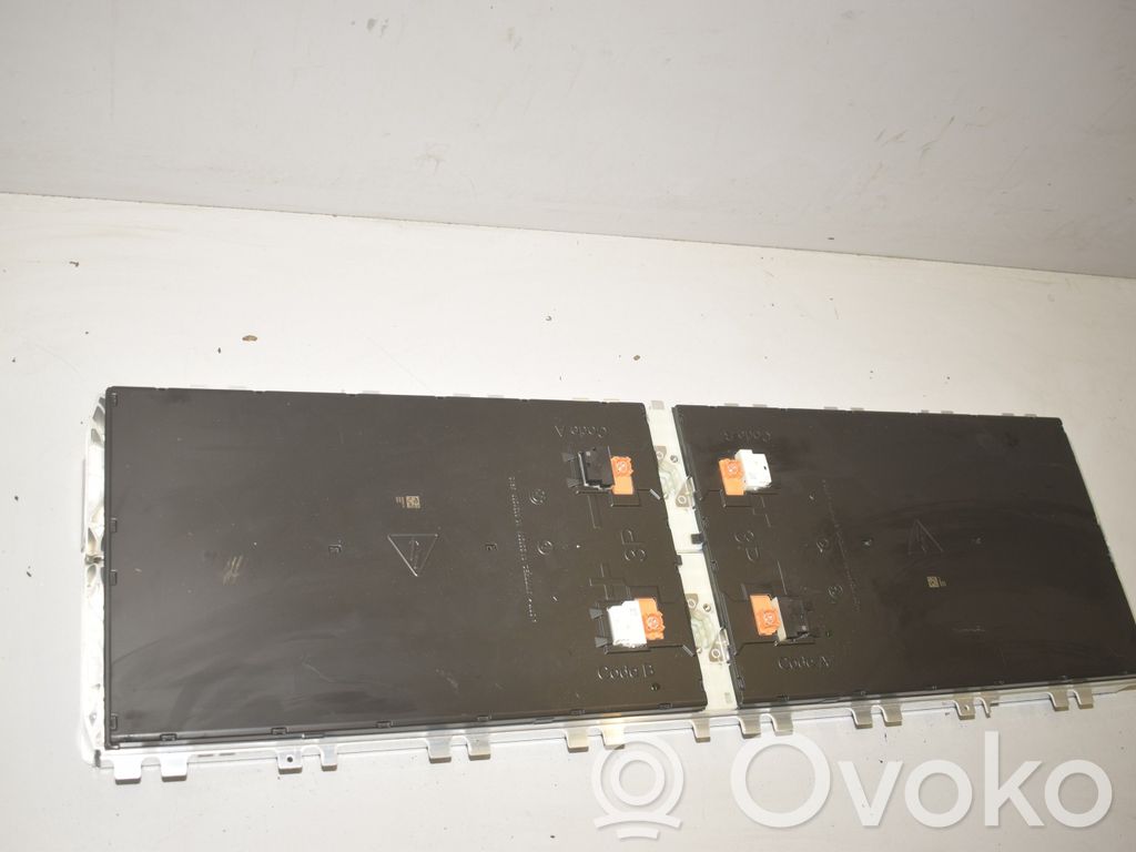 BMW i4 Cella batteria auto ibrida/elettrica 