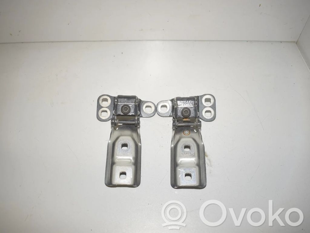 BMW 2 F45 Tailgate/trunk/boot hinge 
