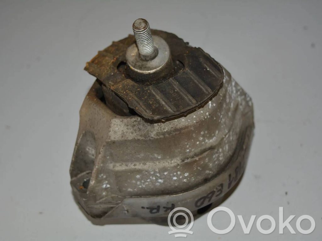 BMW 5 E60 E61 Engine mount bracket 