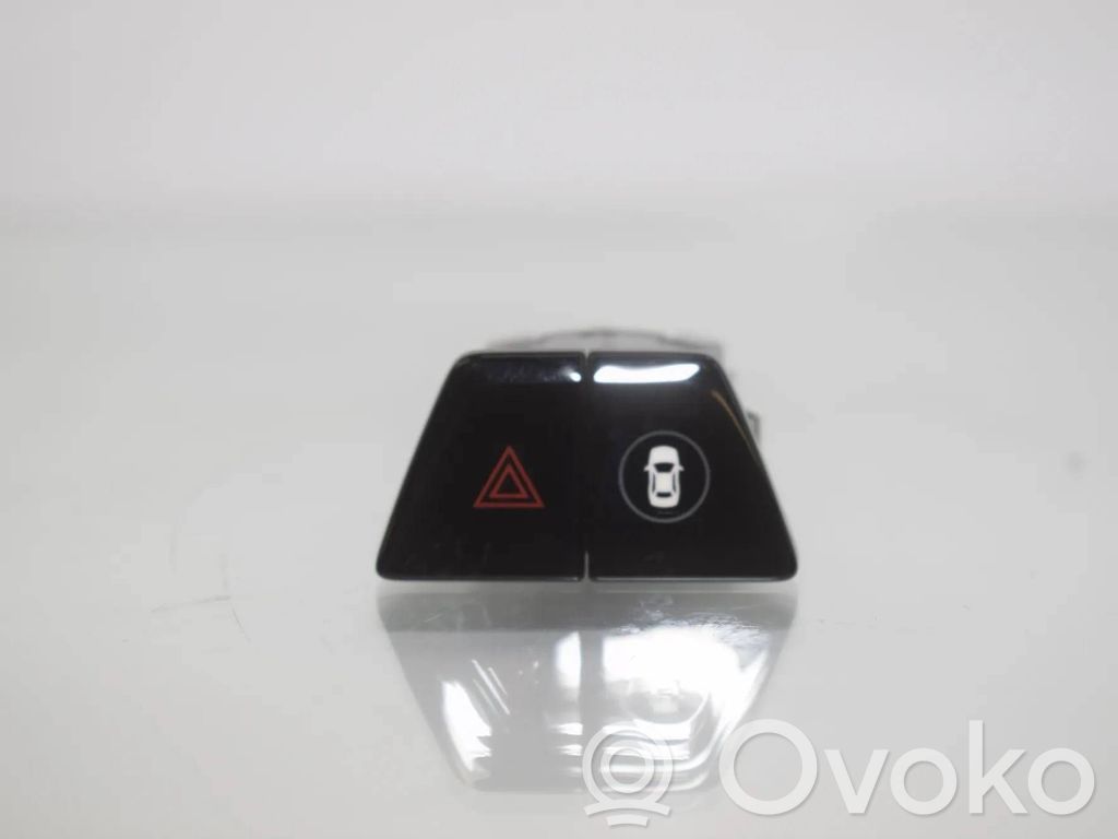 BMW 5 G30 G31 G38 Przycisk świateł awaryjnych 