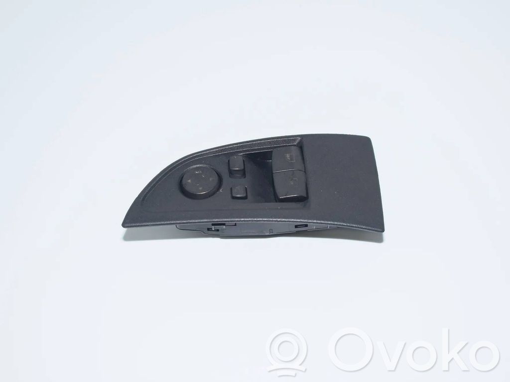 Electric window control switch   9362126