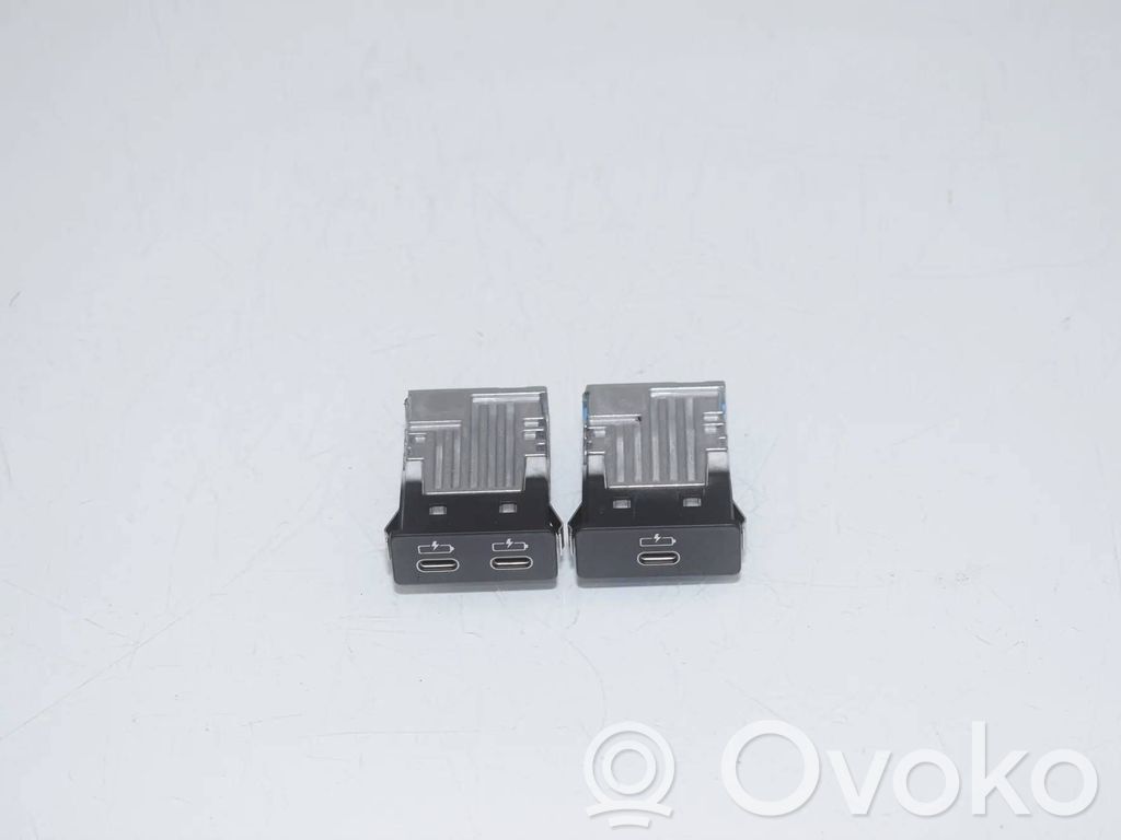 BMW 3 G20 G21 USB jungtis 