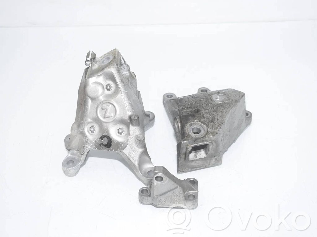 BMW 5 G30 G31 G38 Engine mounting bracket 
