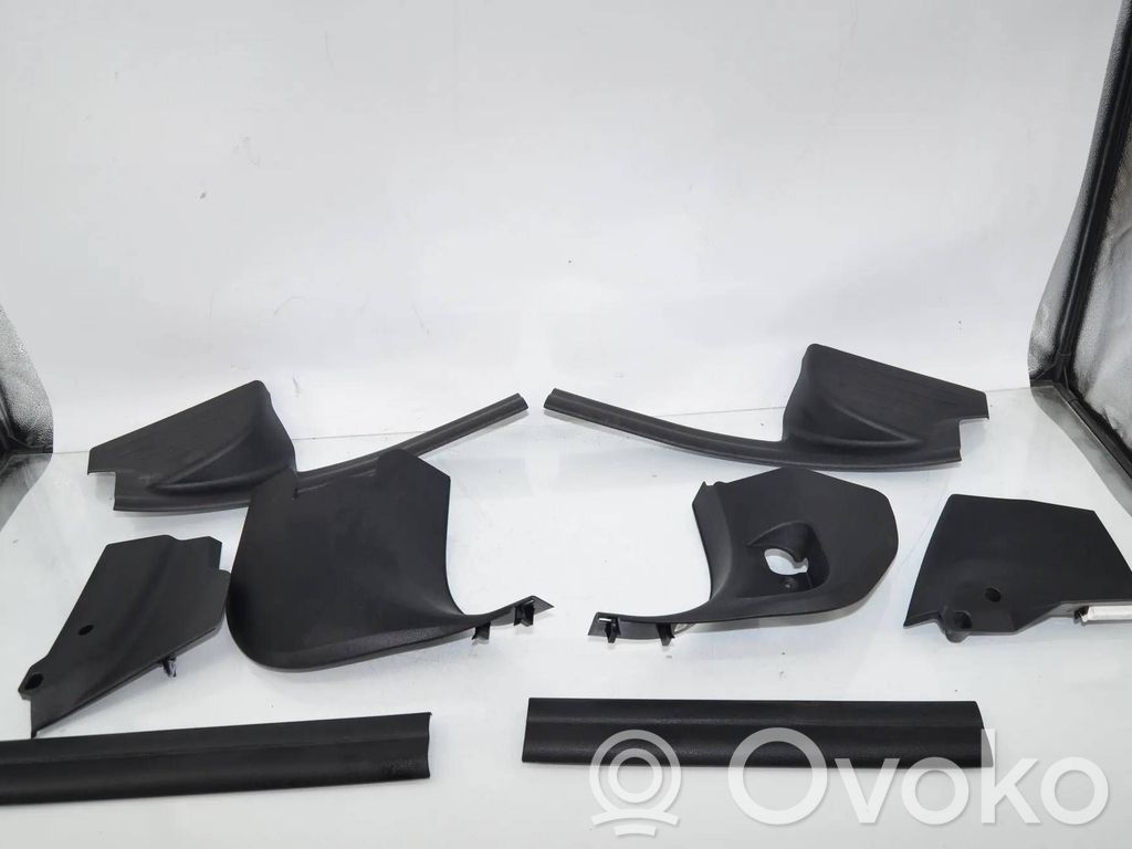 BMW 2 F46 Copertura del rivestimento del sottoporta anteriore