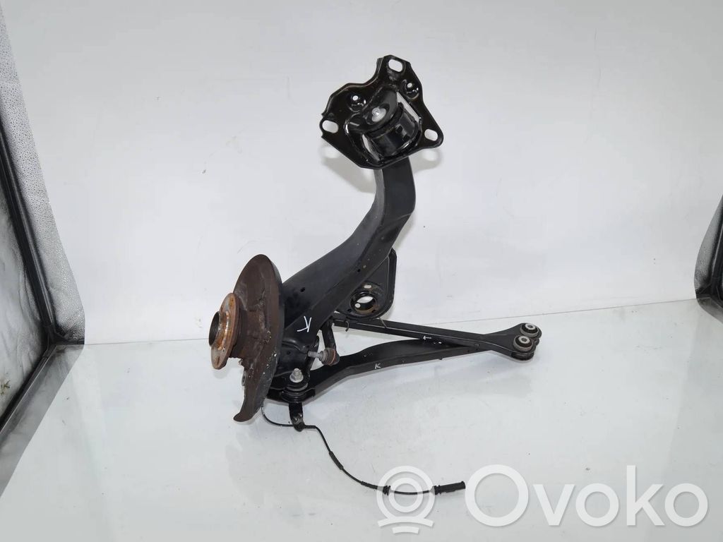 BMW 2 F46 Achsschenkel hinten