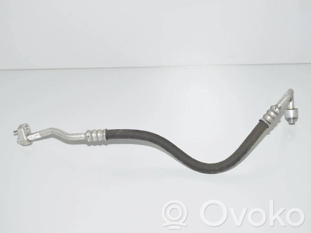 BMW 7 G11 G12 Ilmastointilaitteen putki (A/C) 