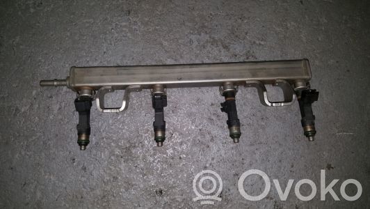 Ford Mondeo MK IV Wtryskiwacz paliwa 