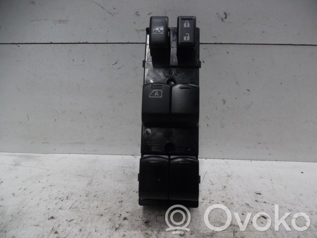 Electric window control switch