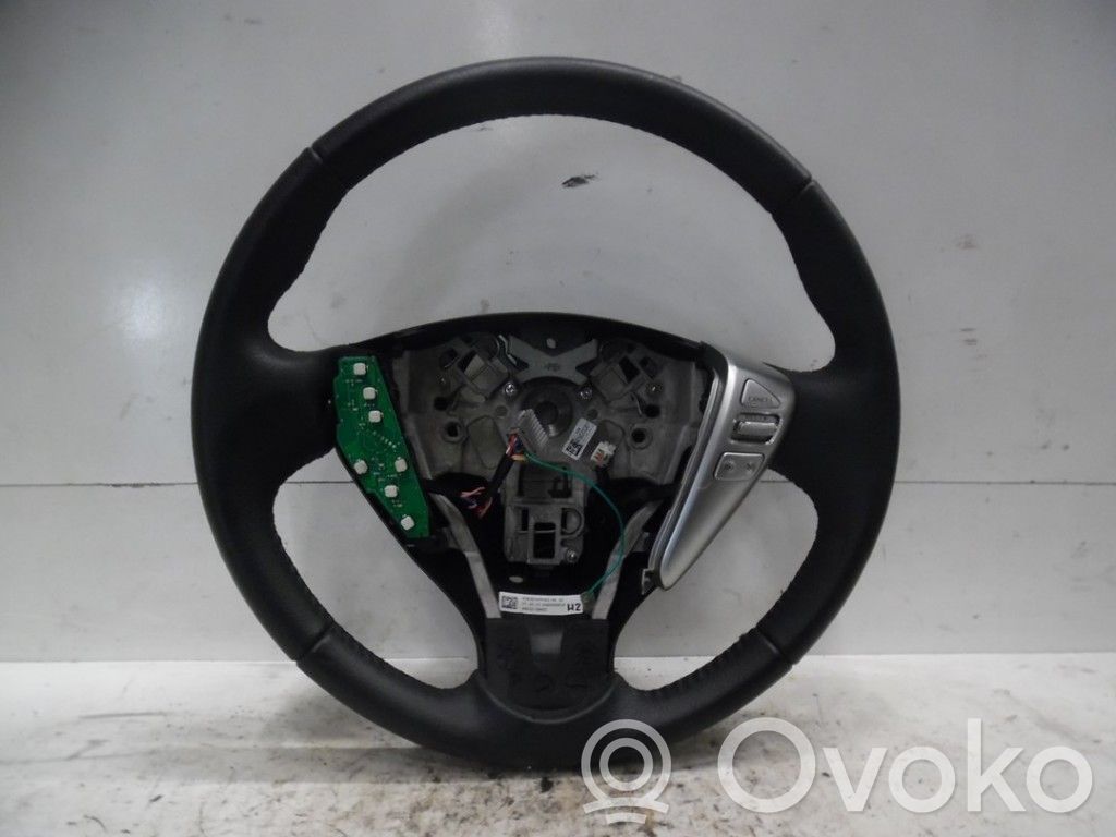 Nissan Note (E12) Руль 