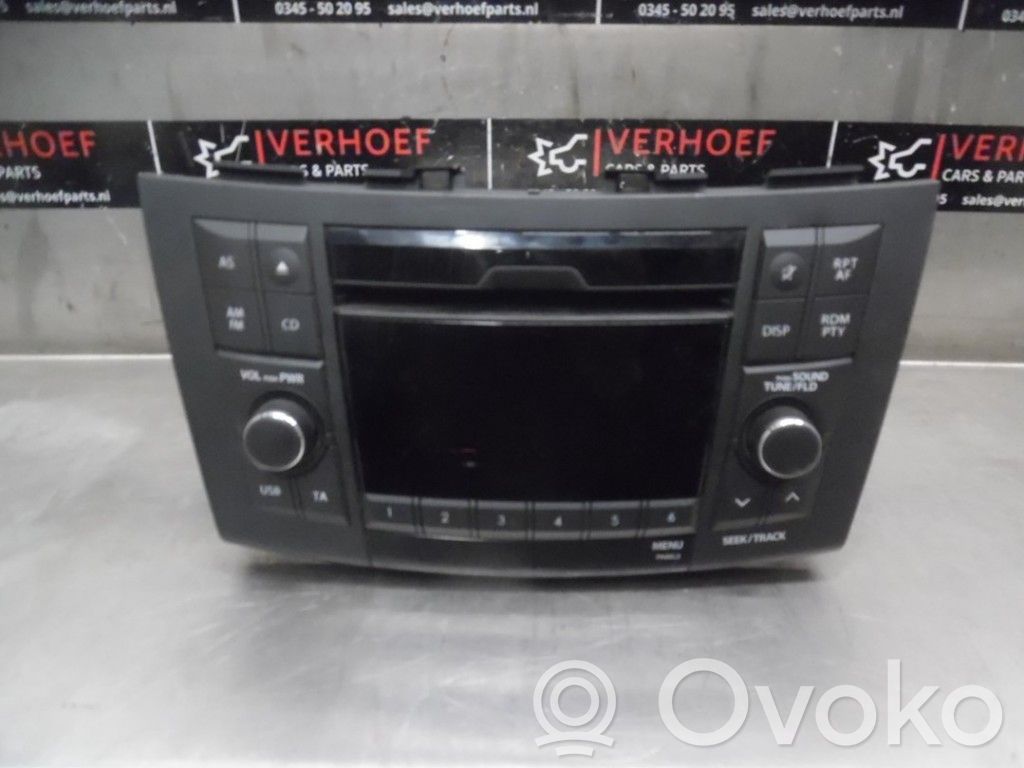 Suzuki Swift II Panel / Radioodtwarzacz CD/DVD/GPS 