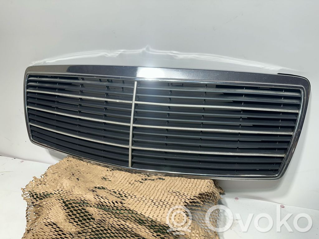 Mercedes-Benz S W140 Grilă față 