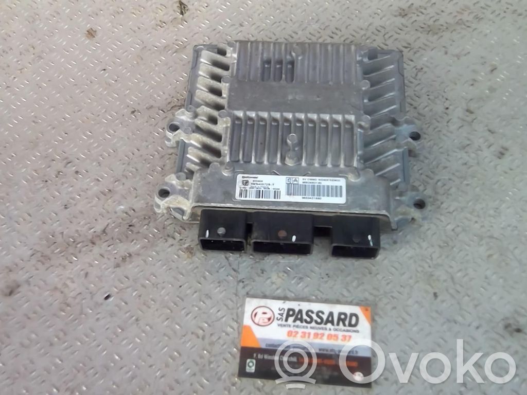 Unidad de control/módulo del motor   00001942CG