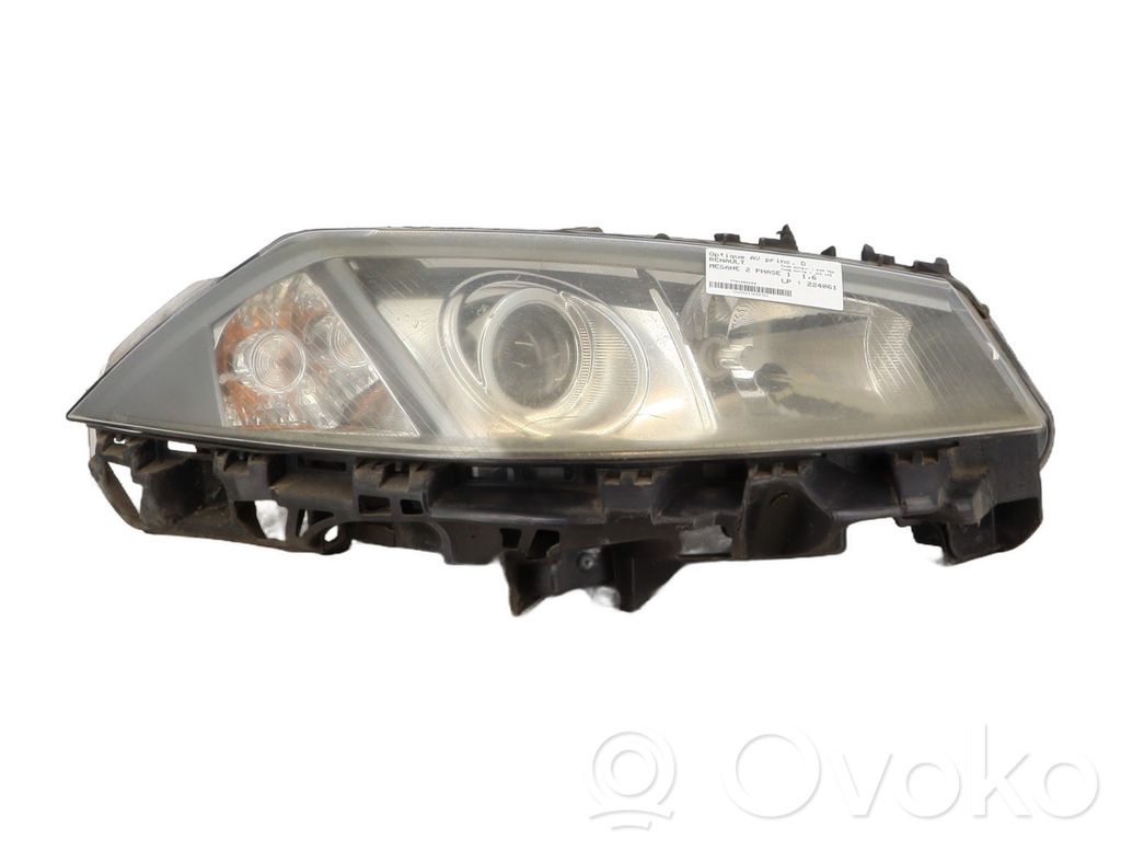 Renault Megane II Lampa przednia 