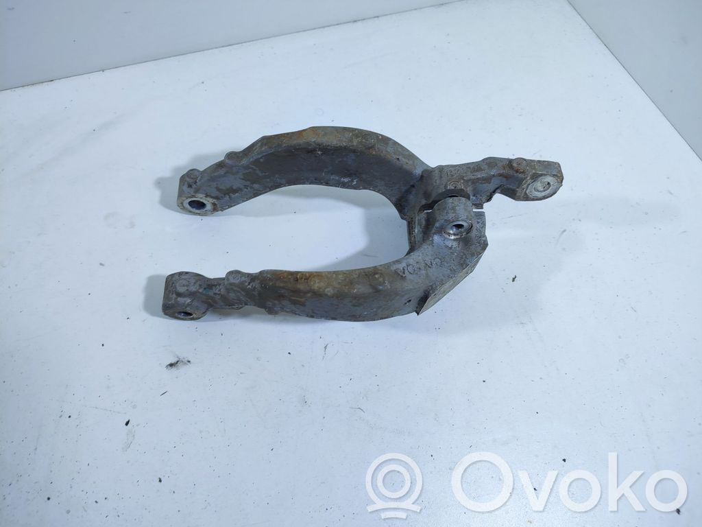 Lower shock absorber bracket   31476122