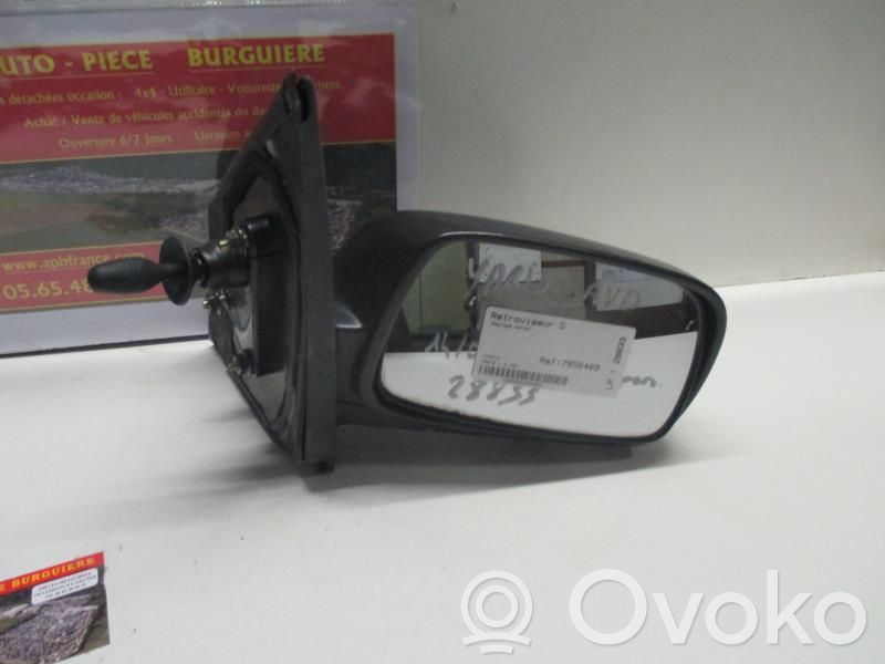 Toyota Yaris Manualne lusterko boczne drzwi przednich 