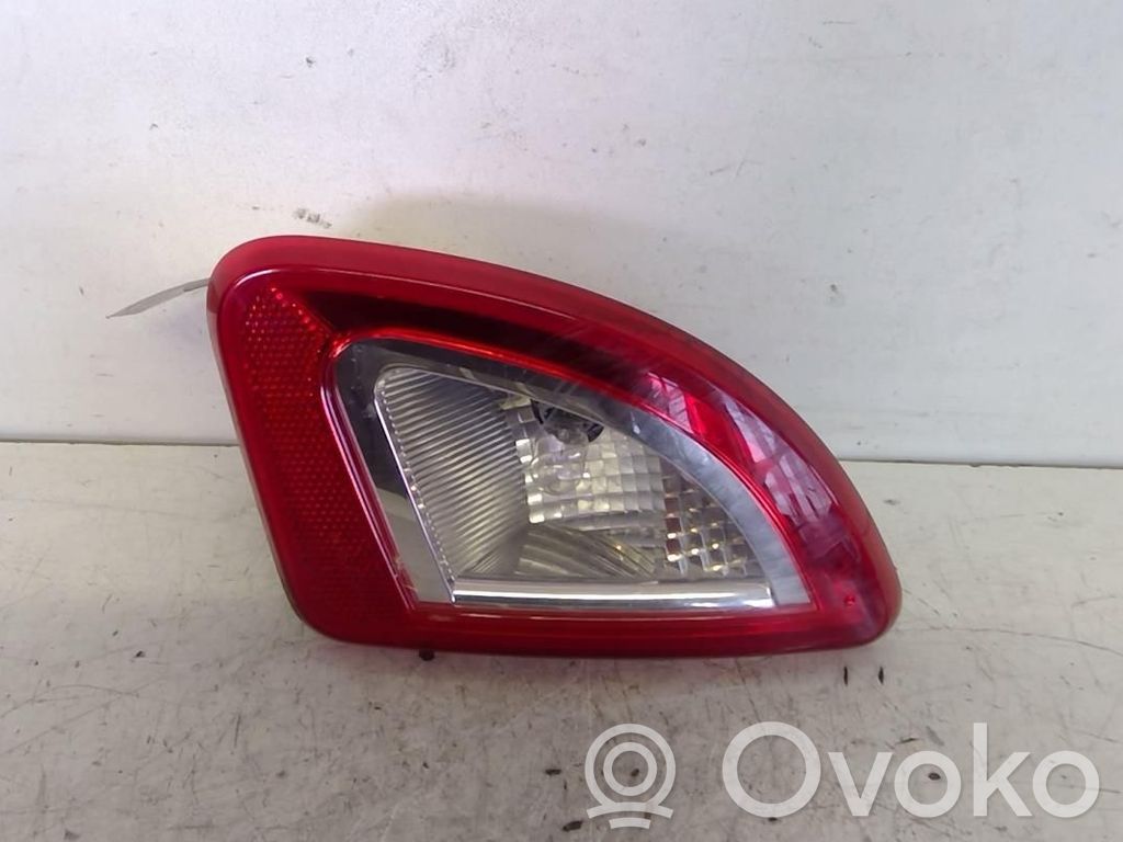 Renault Twingo II Lampy tylnej klapy bagażnika 