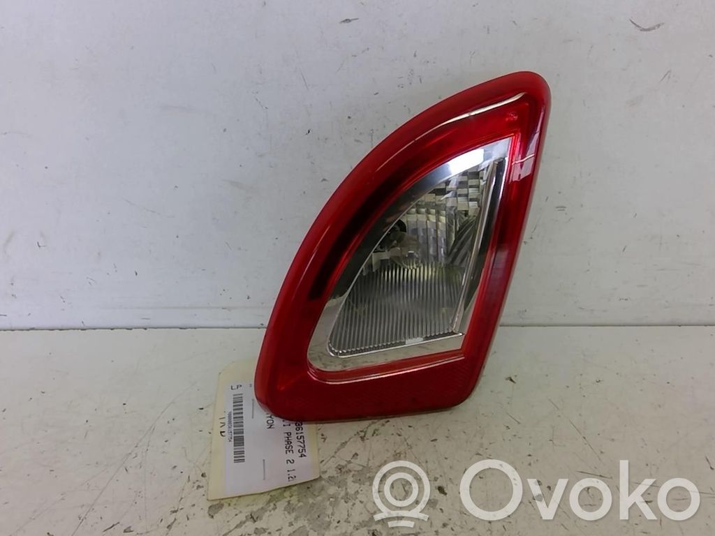 Renault Twingo II Lampy tylnej klapy bagażnika 