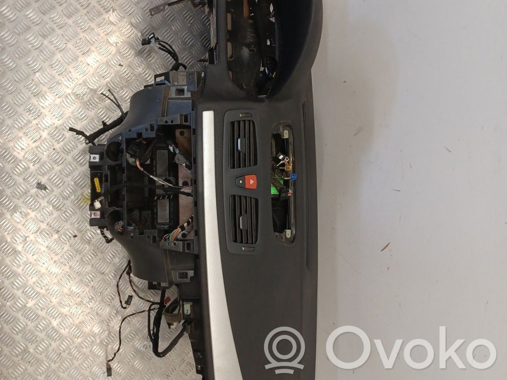 Renault Megane III Panelis 