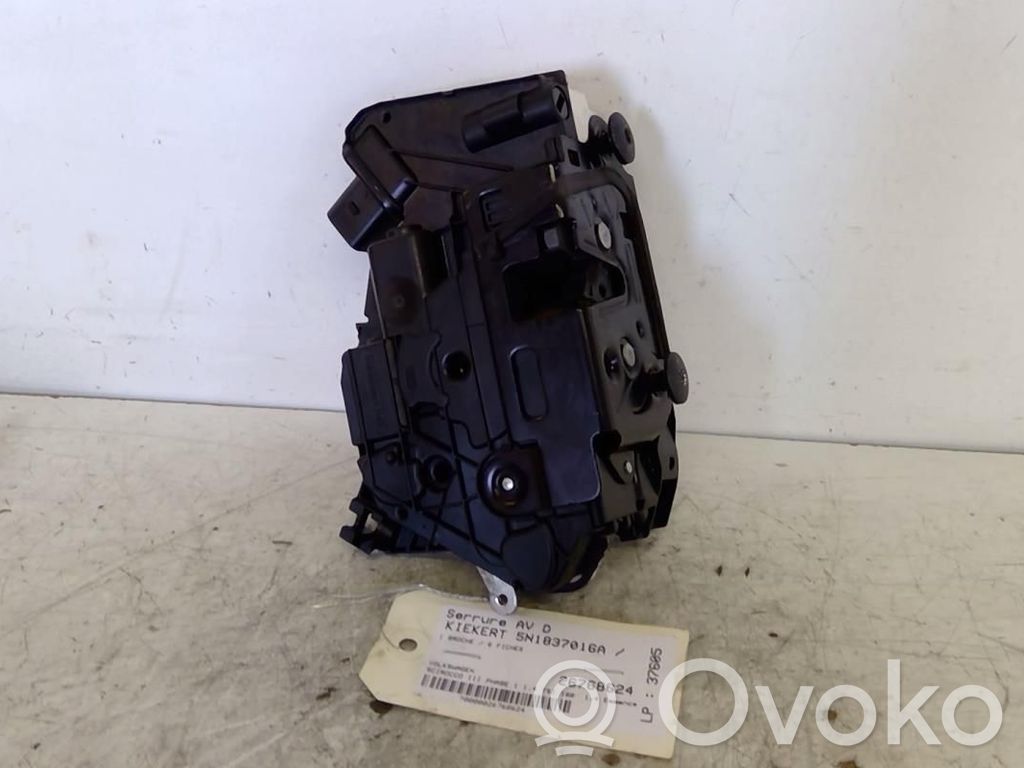Volkswagen Scirocco Front door lock 