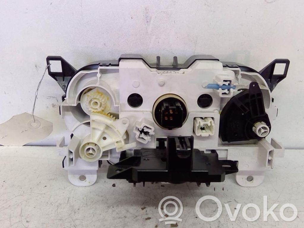 Mazda 2 Ilmastoinnin ohjainlaite 