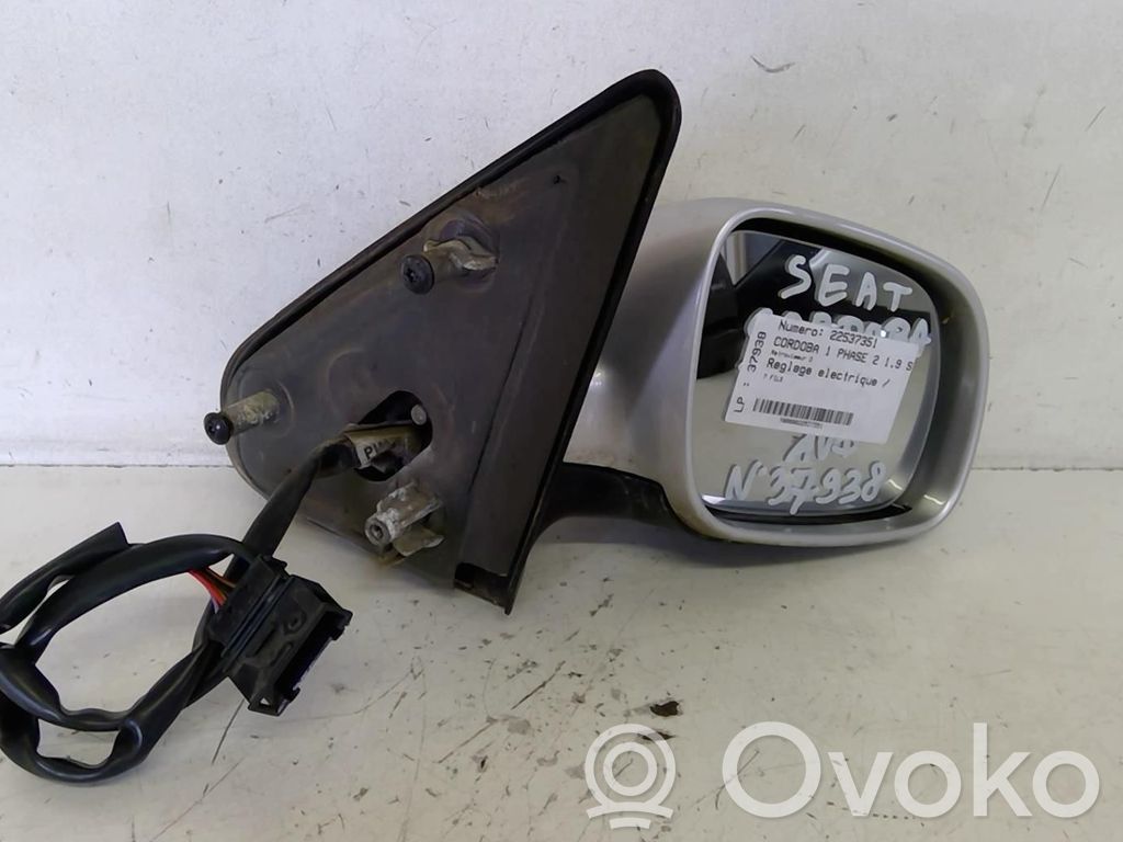 Manualne lusterko boczne drzwi przednich   6K1857508H01C