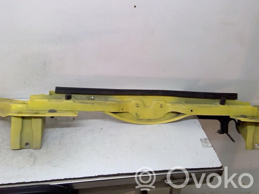 Citroen Nemo Верхняя часть панели радиаторов (телевизора) 