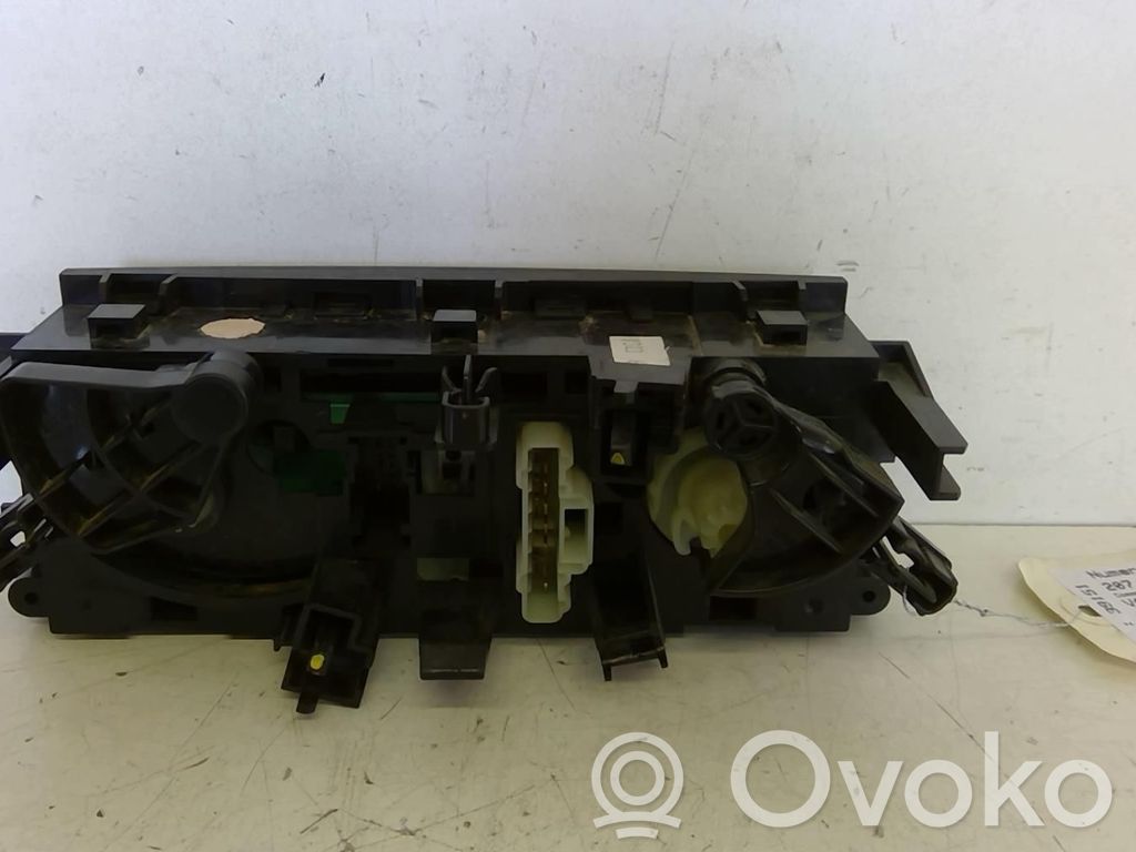 Peugeot 207 Climate control unit 