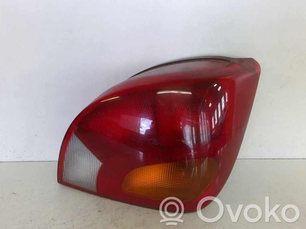 Ford Fiesta Aizmugurējais lukturis virsbūvē 
