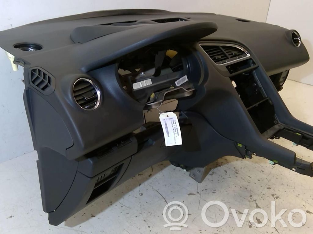 Peugeot 5008 Panel de instrumentos 
