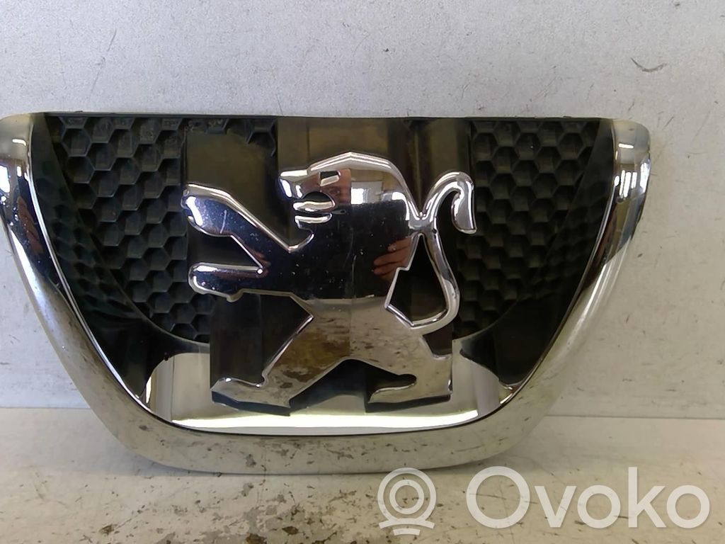 Peugeot 207 Manufacturer badge logo/emblem 