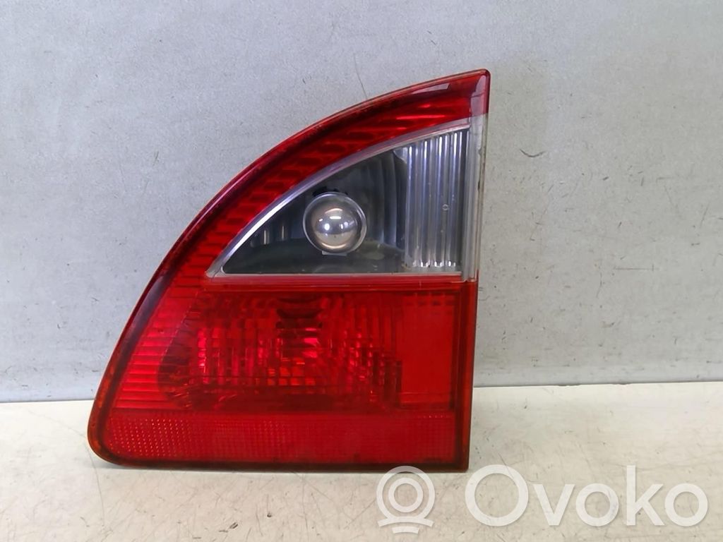 Ford Galaxy Aizmugurējais lukturis pārsegā 
