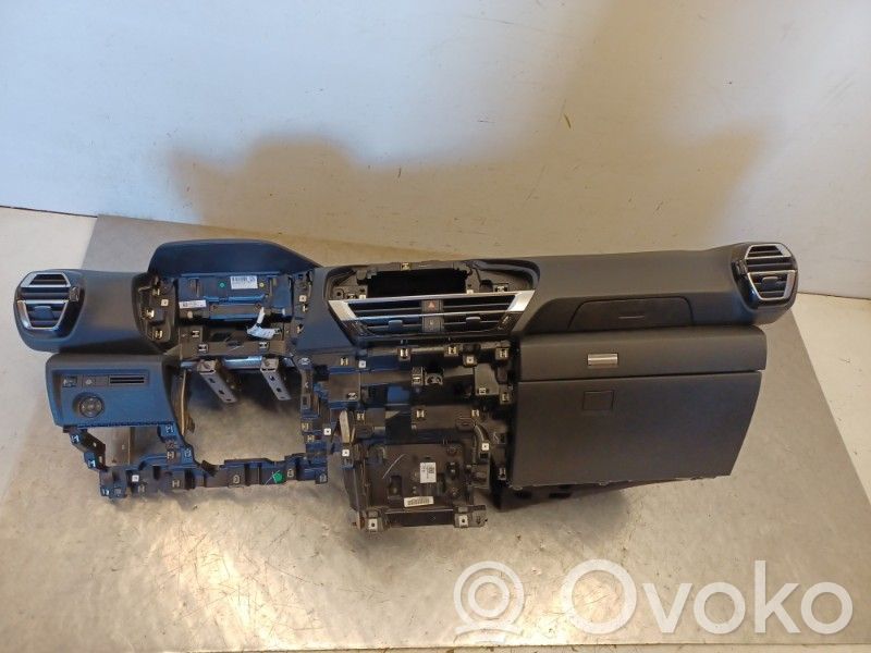 Citroen C4 III e-C4 Panelė 